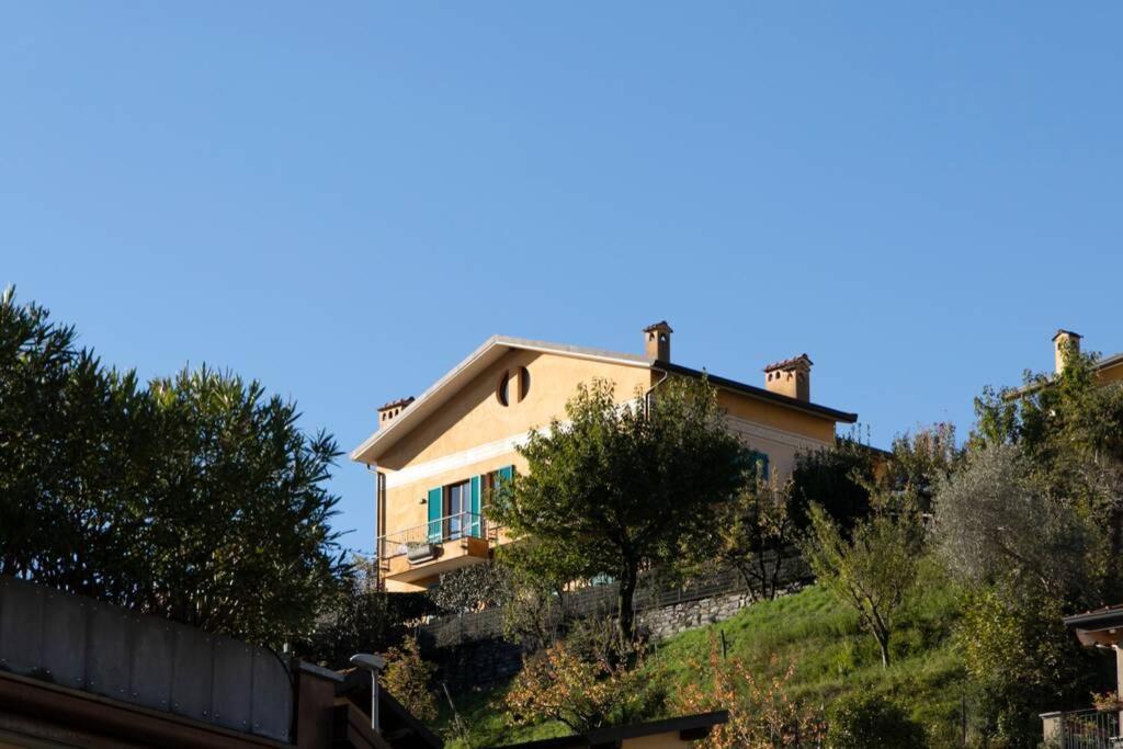 Pearl Of The Lake Apartment, Bellagio, Breathtaking Views And Good Vibes Bagian luar foto