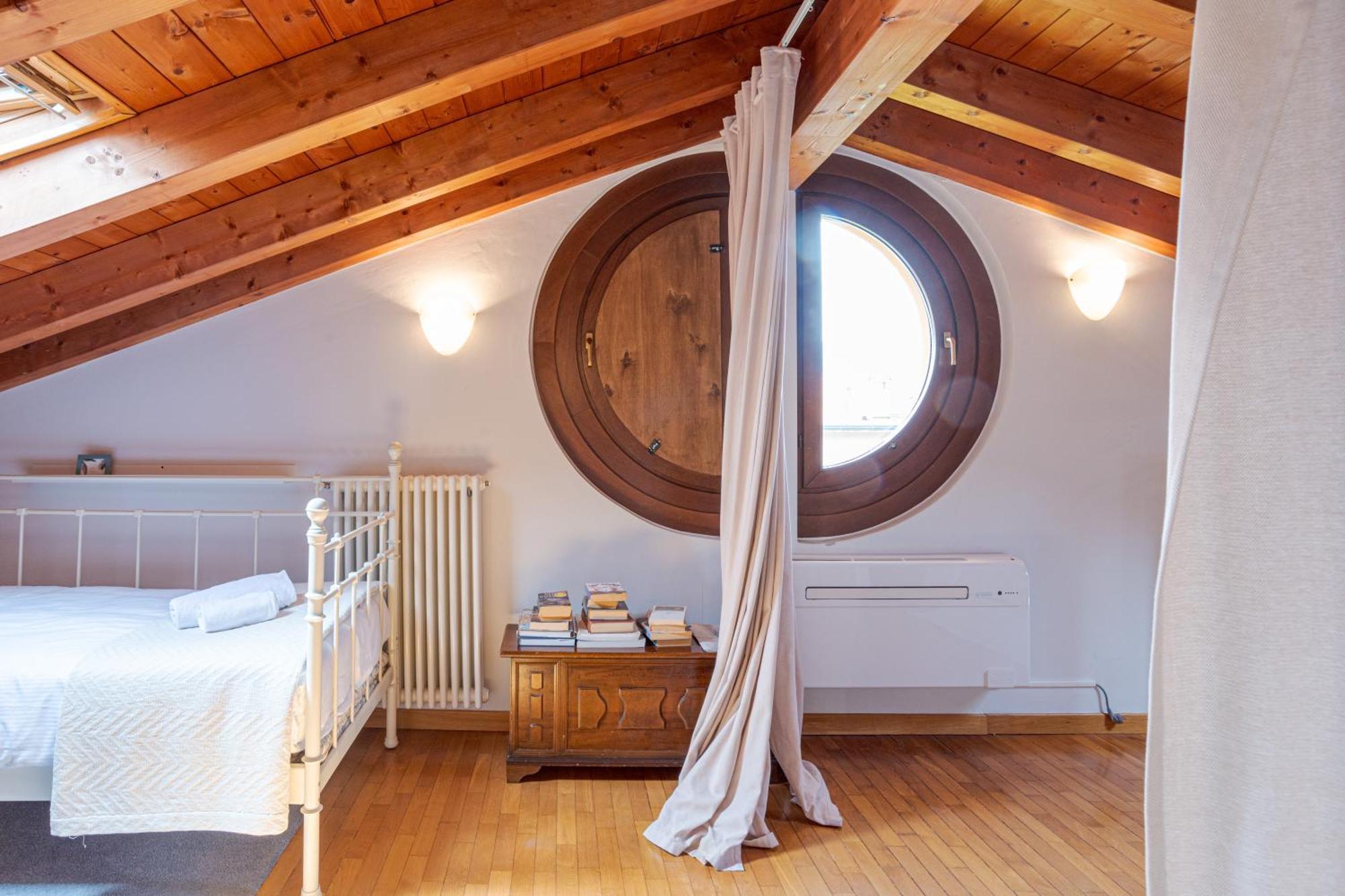 Pearl Of The Lake Apartment, Bellagio, Breathtaking Views And Good Vibes Bagian luar foto