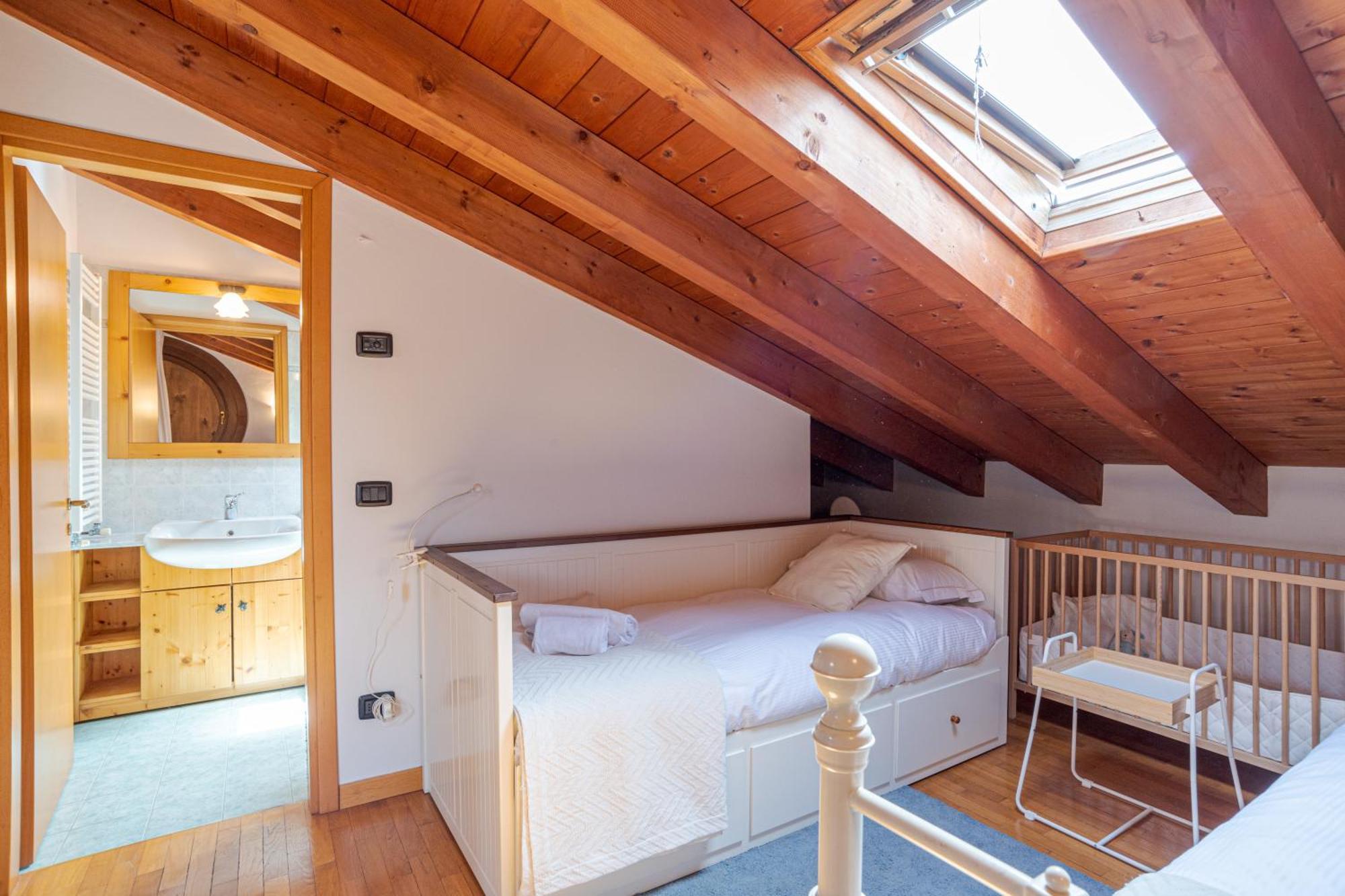 Pearl Of The Lake Apartment, Bellagio, Breathtaking Views And Good Vibes Bagian luar foto