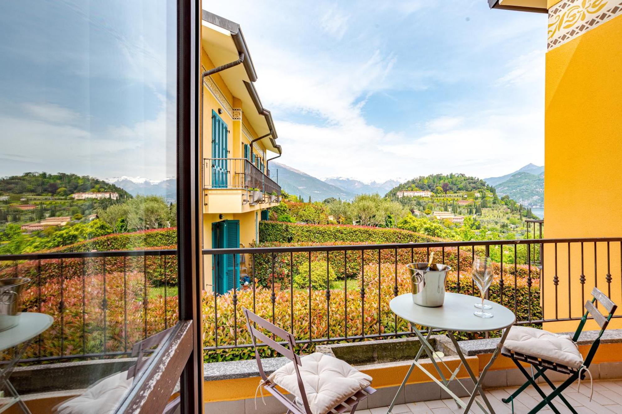 Pearl Of The Lake Apartment, Bellagio, Breathtaking Views And Good Vibes Bagian luar foto