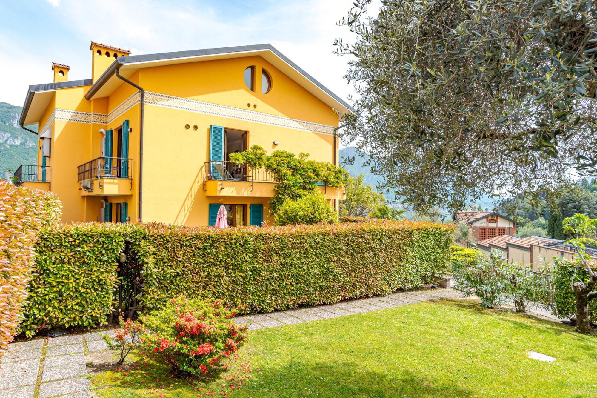 Pearl Of The Lake Apartment, Bellagio, Breathtaking Views And Good Vibes Bagian luar foto